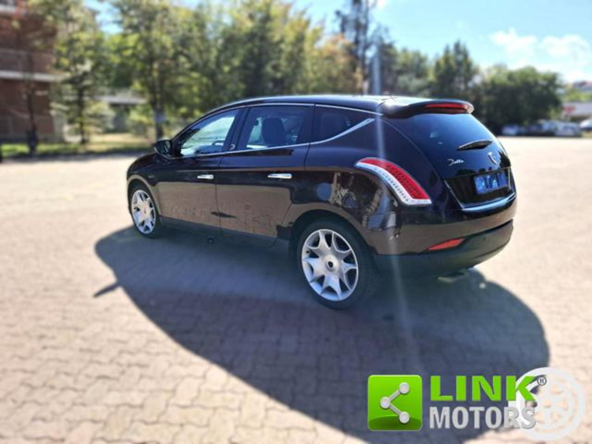Lancia Delta 1.9 MJT Twinturbo DPF Gold (3)