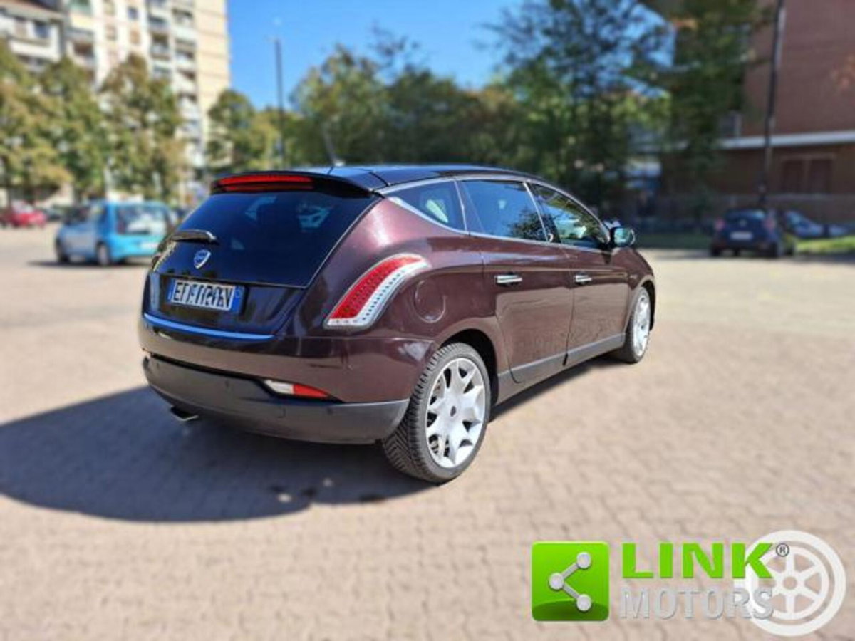Lancia Delta 1.9 MJT Twinturbo DPF Gold (9)