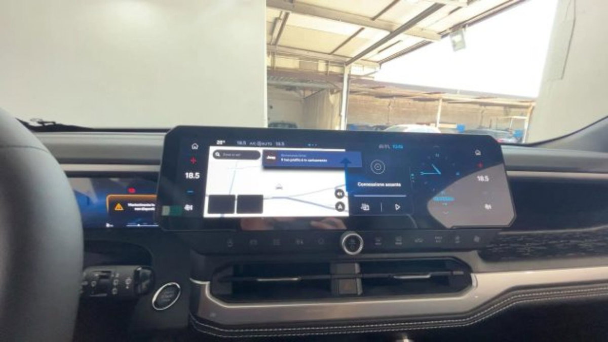 Jeep Compass 1.2 turbo e-hybrid mhev First Edition fwd 145cv edct6 (13)