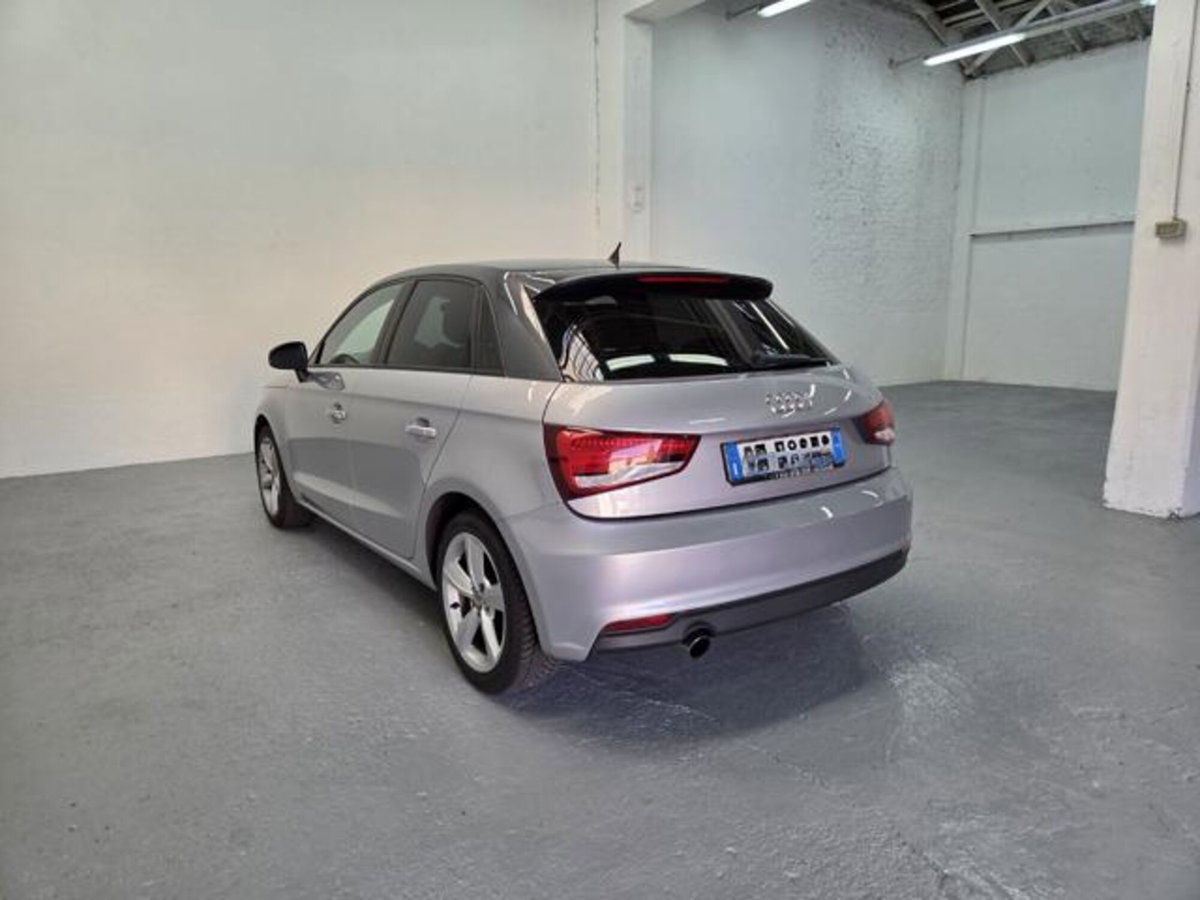 Audi A1 Sportback 1.6 TDI 116 CV Design (12)