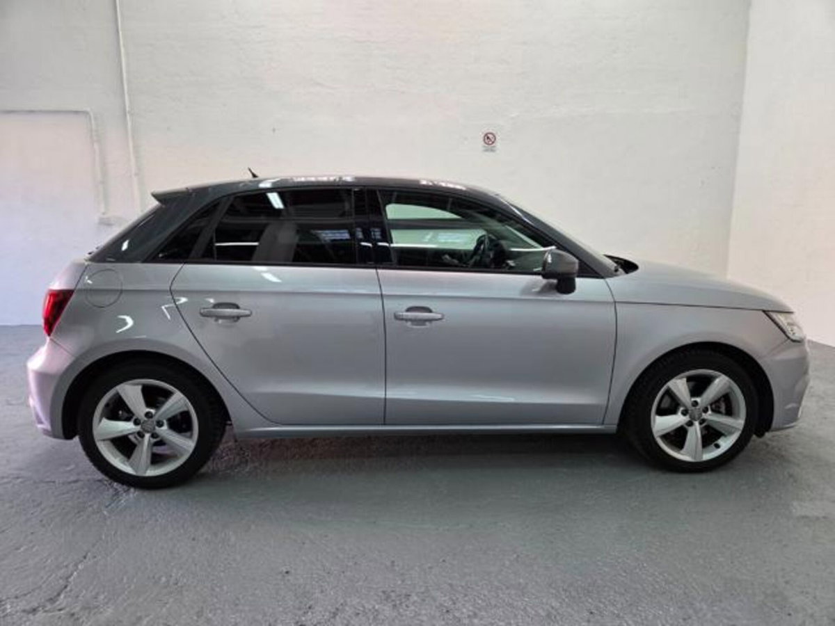 Audi A1 Sportback 1.6 TDI 116 CV Design (14)