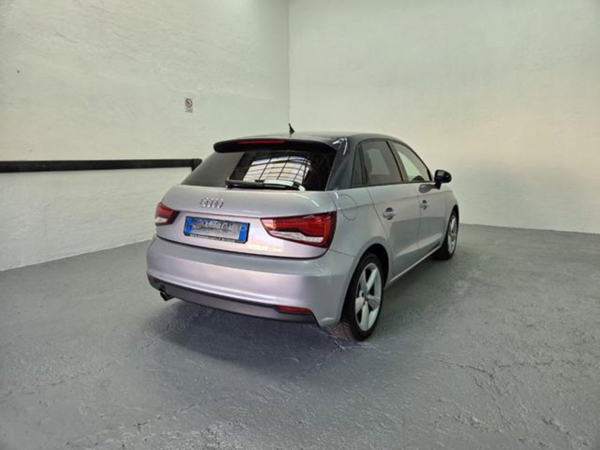 Audi A1 Sportback 1.6 TDI 116 CV Design (13)