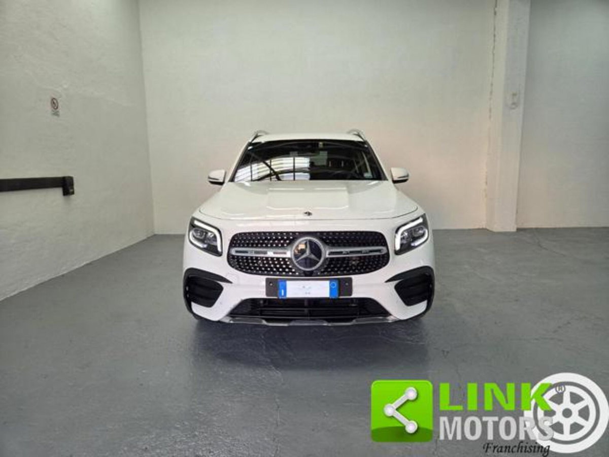 Mercedes-Benz GLB 200 Automatic 4Matic Premium (2)