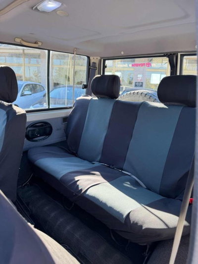 Toyota Land Cruiser 2.turbodiesel SW LJ70 LX (14)