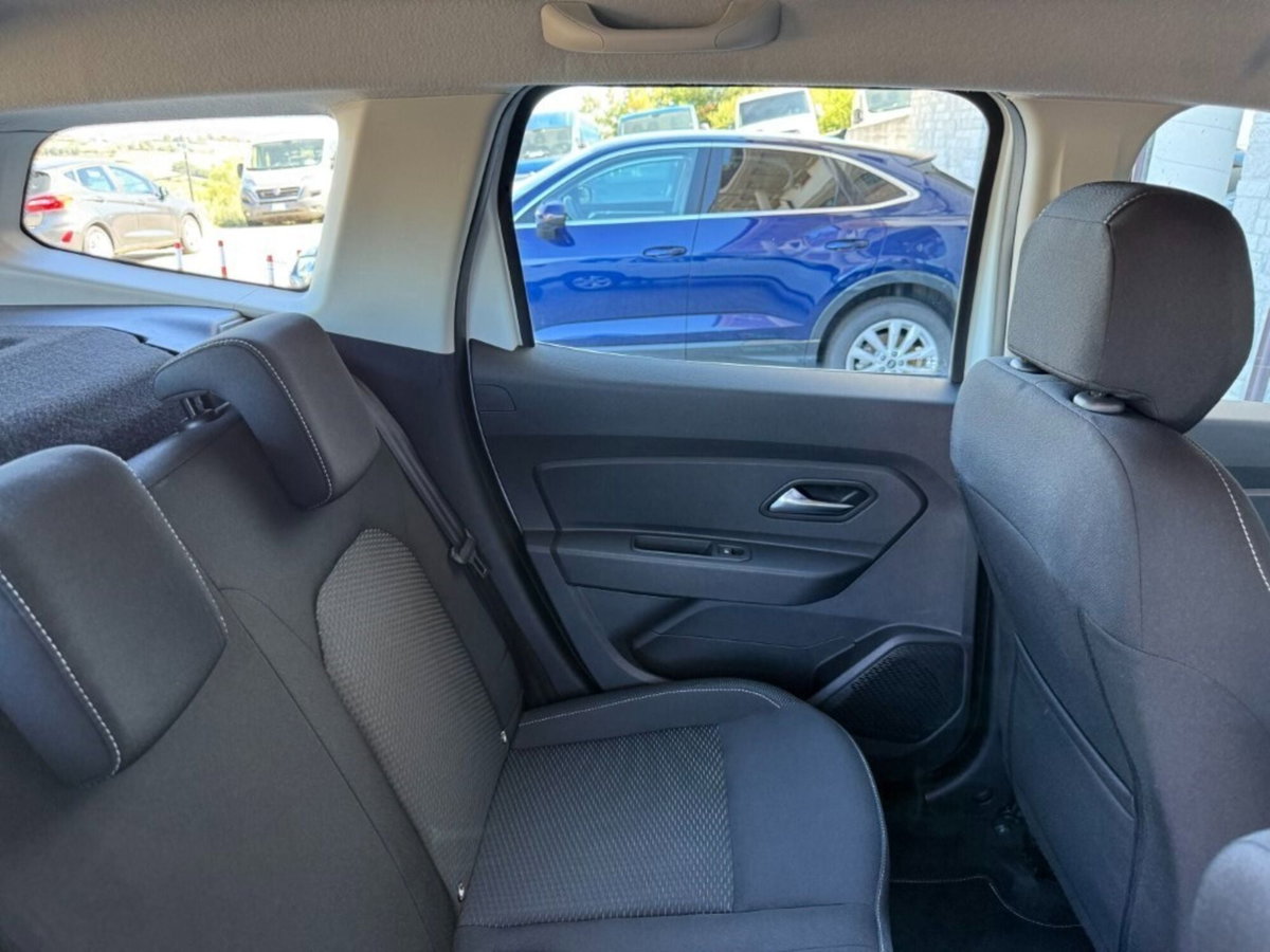Dacia Duster 1.5 Blue dCi 8V 115 CV 4x4 Comfort (17)