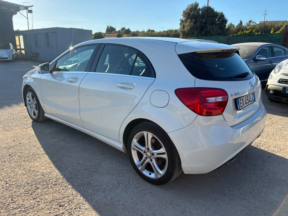 Mercedes-Benz Classe A 180 CDI Automatic Dark Night Edition (4)
