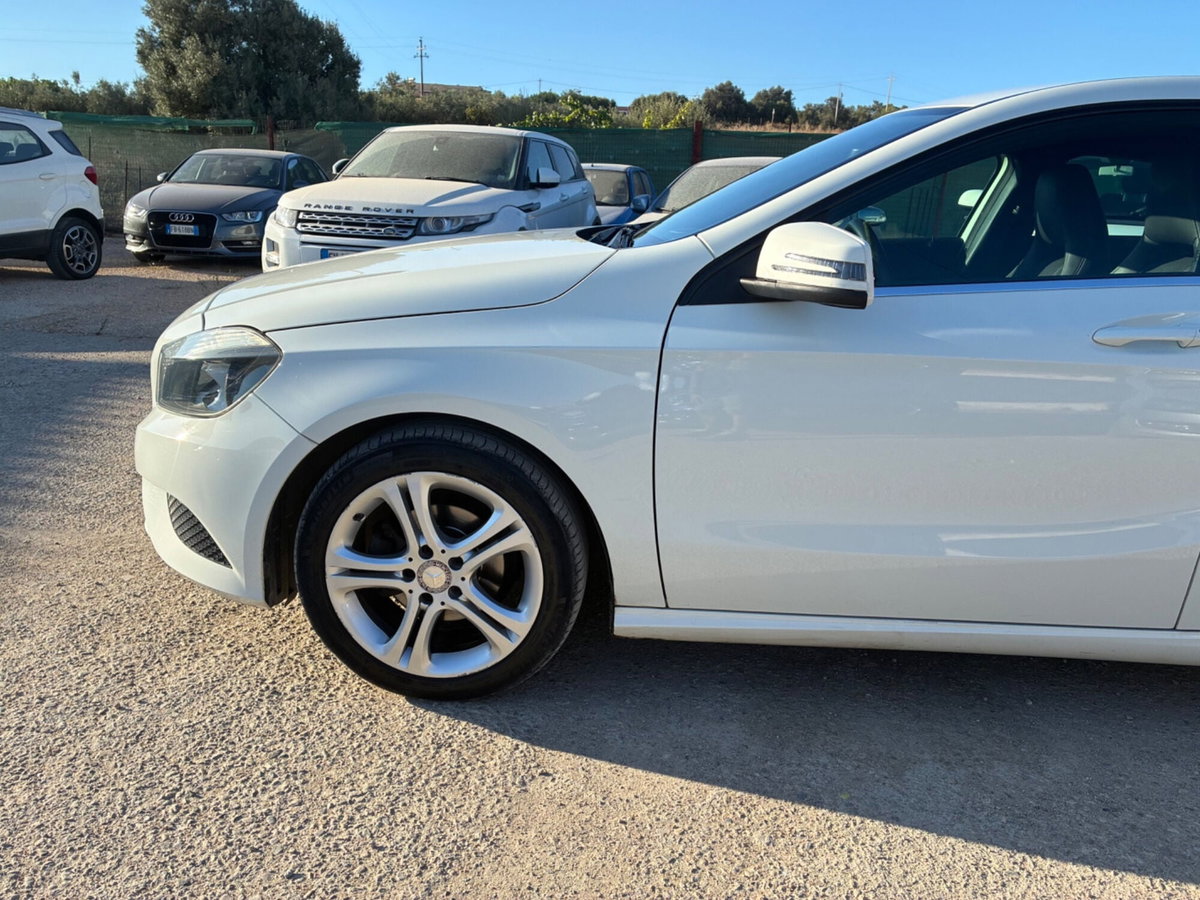 Mercedes-Benz Classe A 180 CDI Automatic Dark Night Edition (8)