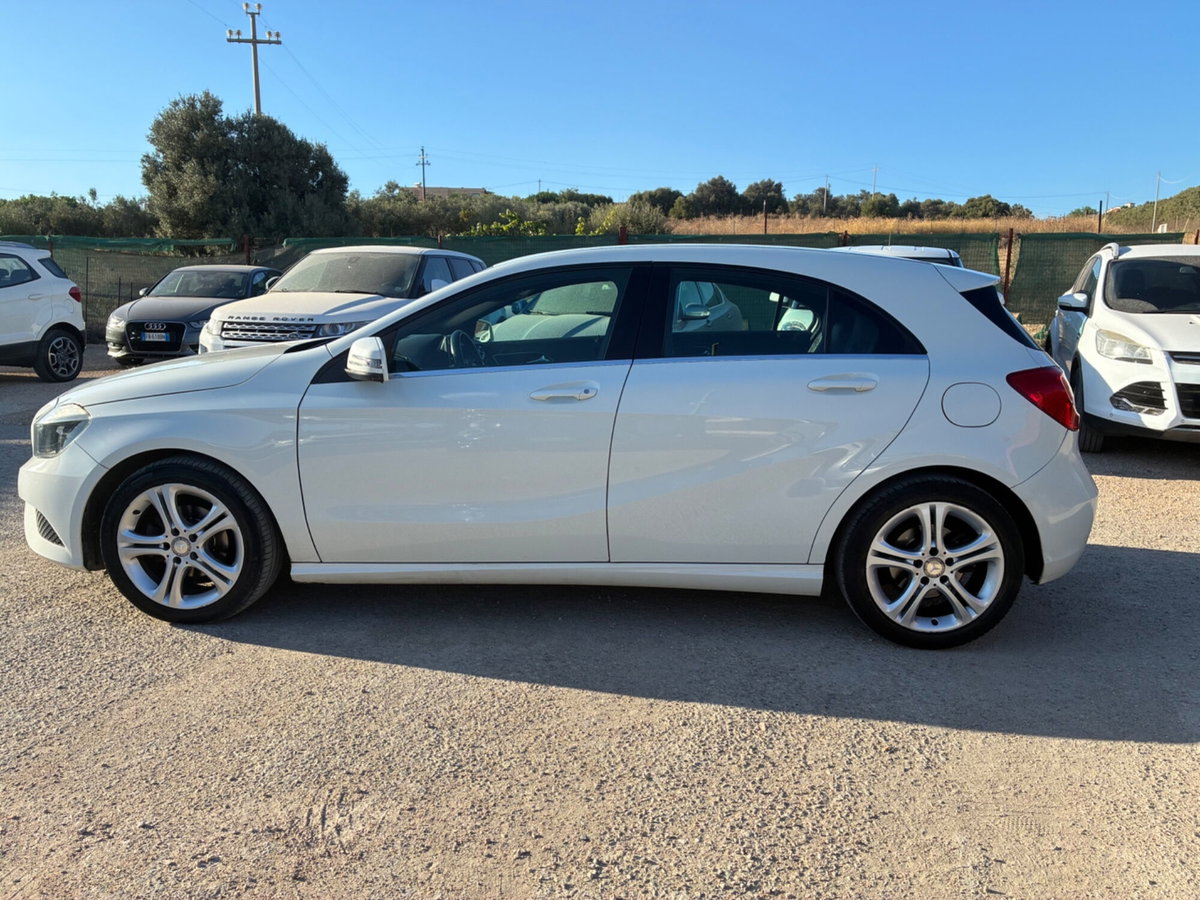 Mercedes-Benz Classe A 180 CDI Automatic Dark Night Edition (9)