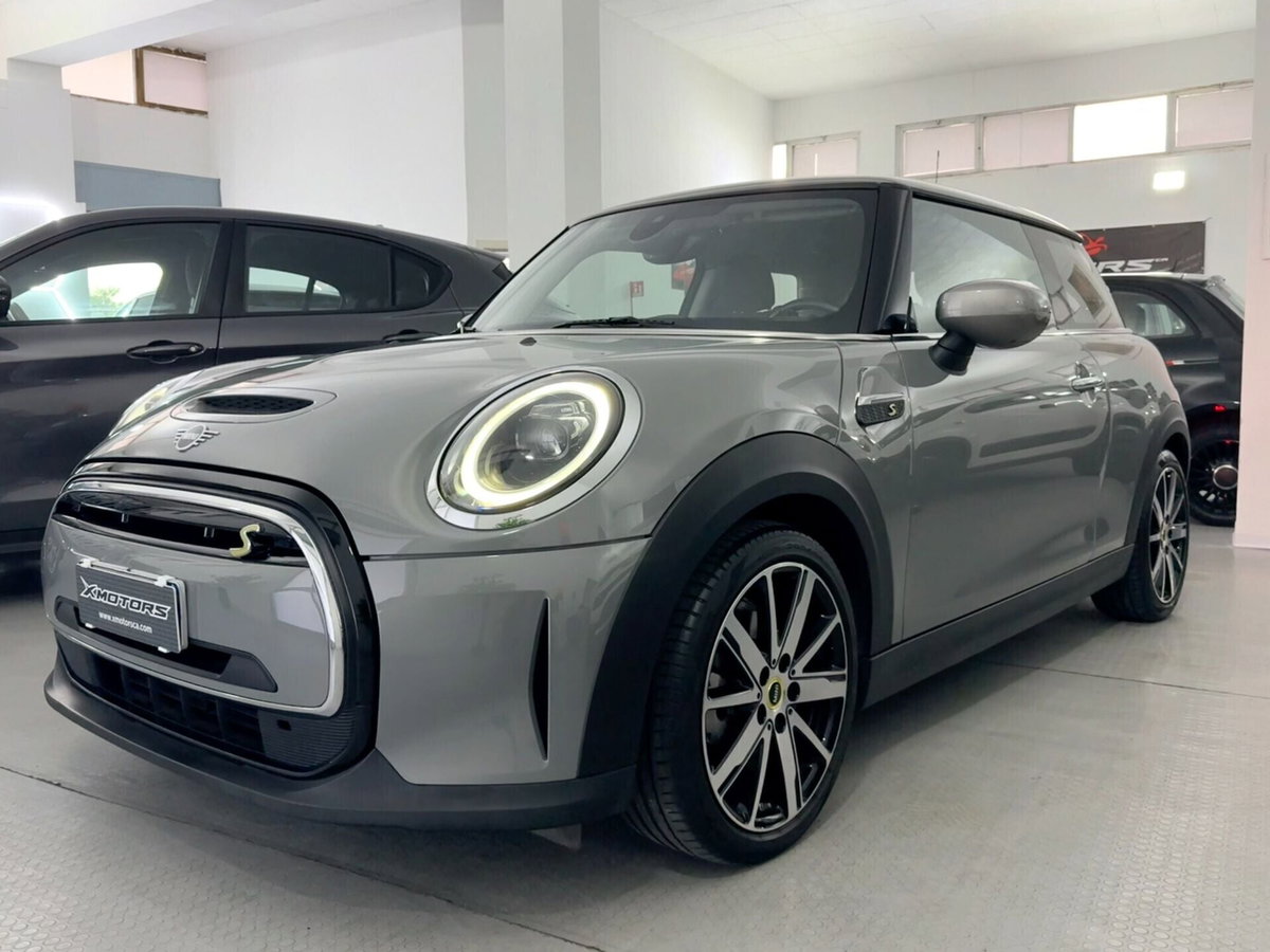MINI Mini Cooper SE Essential
