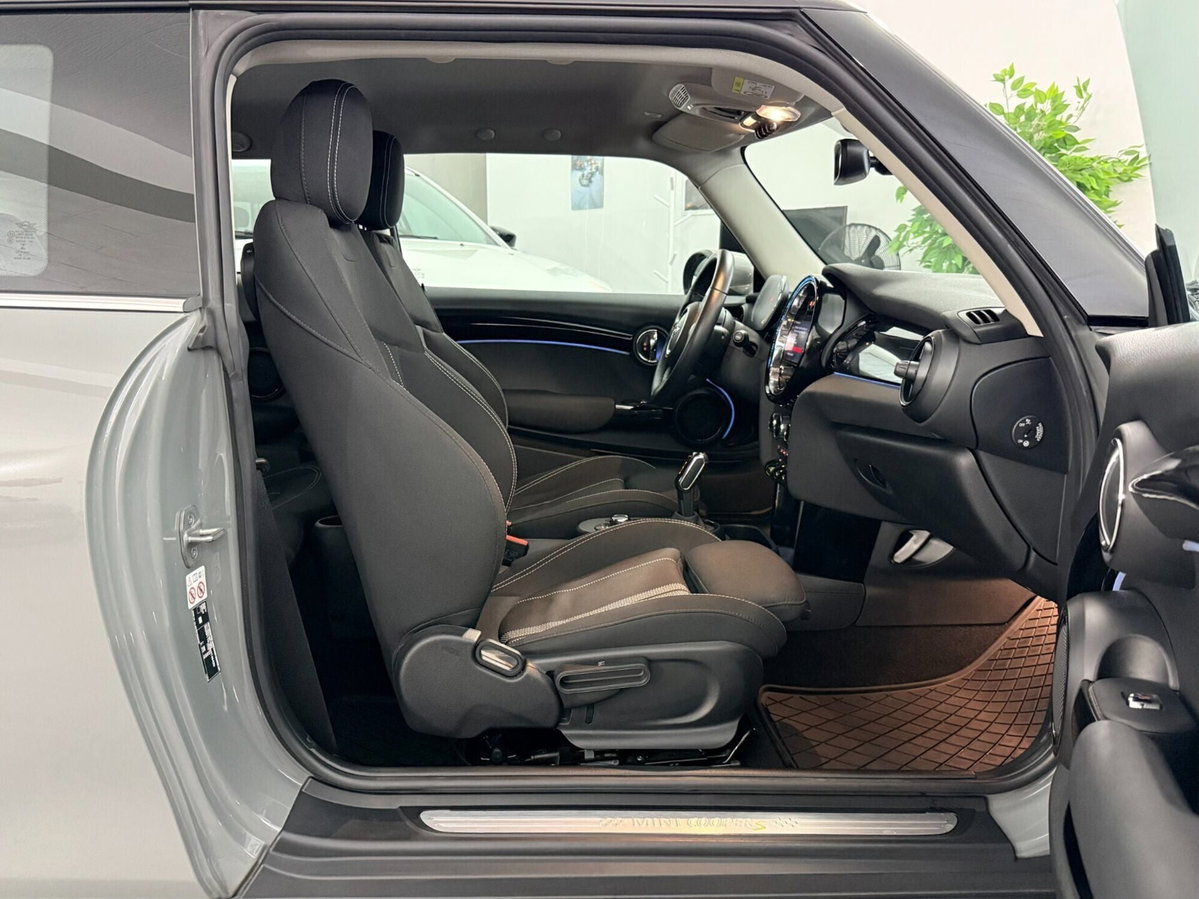 MINI Mini Cooper SE Essential (16)