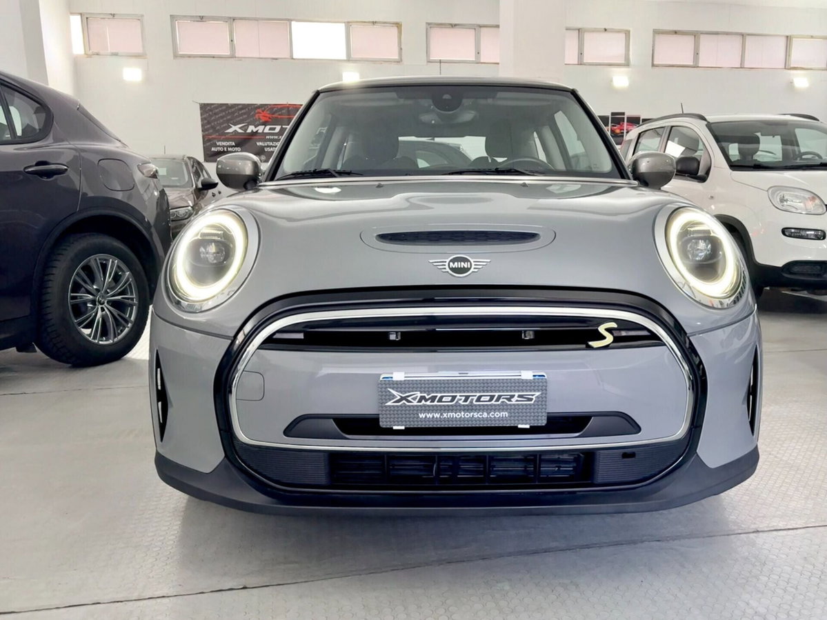 MINI Mini Cooper SE Essential (2)
