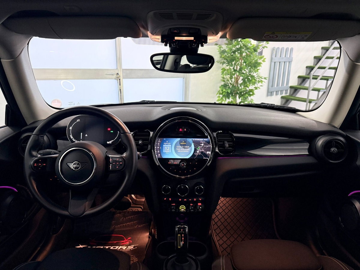 MINI Mini Cooper SE Essential (20)