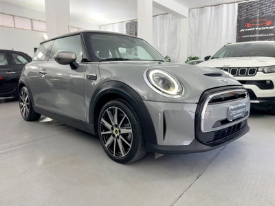 MINI Mini Cooper SE Essential (3)