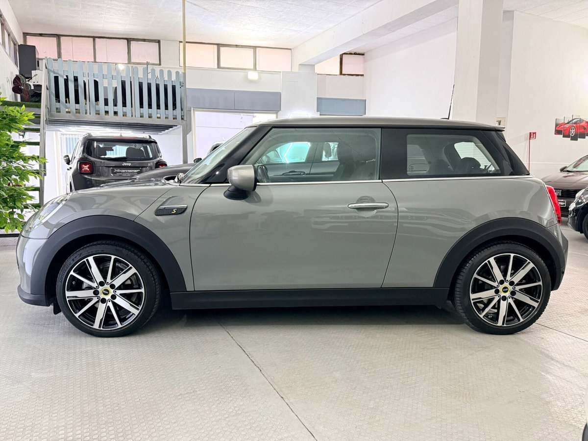 MINI Mini Cooper SE Essential (8)