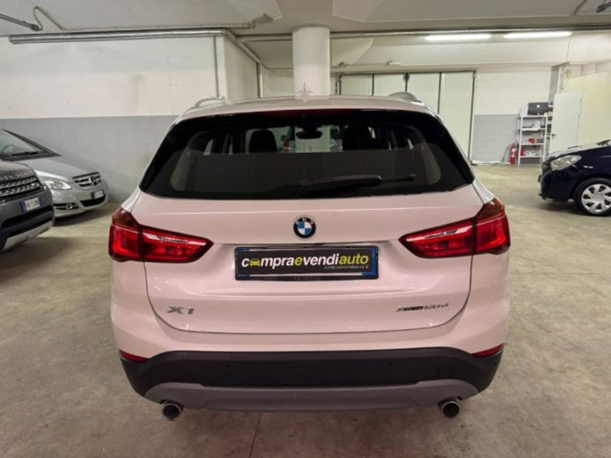 BMW X1 xDrive20d Advantage (5)