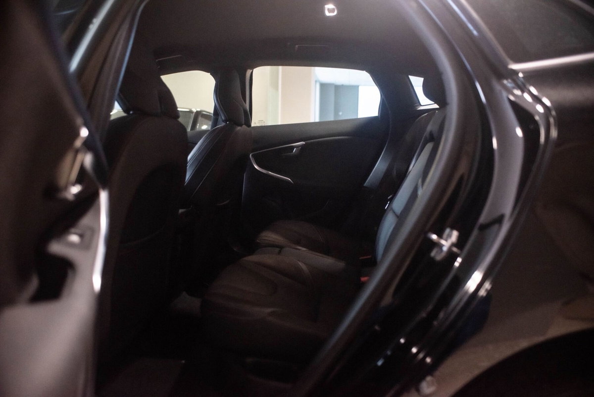 Volvo V40 Cross Country D2 Summum (10)
