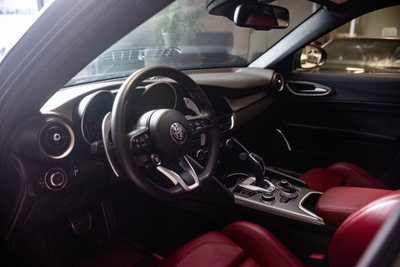 Alfa Romeo Giulia 2.2 Turbodiesel 210 CV AT8 AWD Q4 Veloce (18)