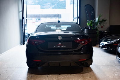 Alfa Romeo Giulia 2.2 Turbodiesel 210 CV AT8 AWD Q4 Veloce (19)