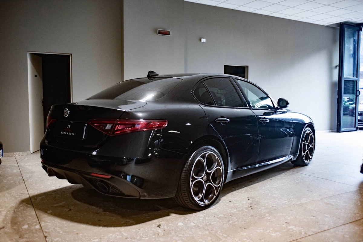 Alfa Romeo Giulia 2.2 Turbodiesel 210 CV AT8 AWD Q4 Veloce (4)