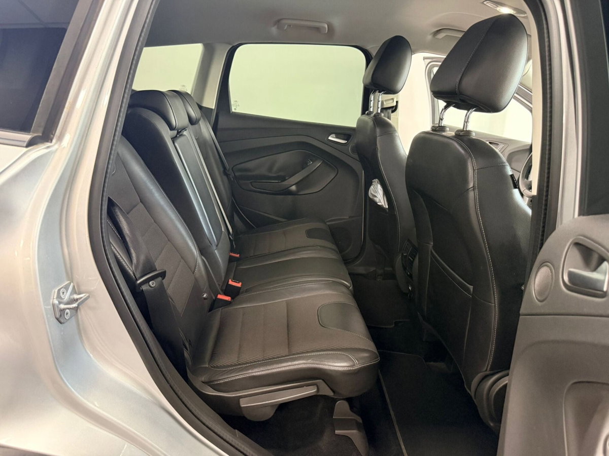 Ford Kuga 2.0 TDCI 150 CV S&S 4WD Titanium (10)