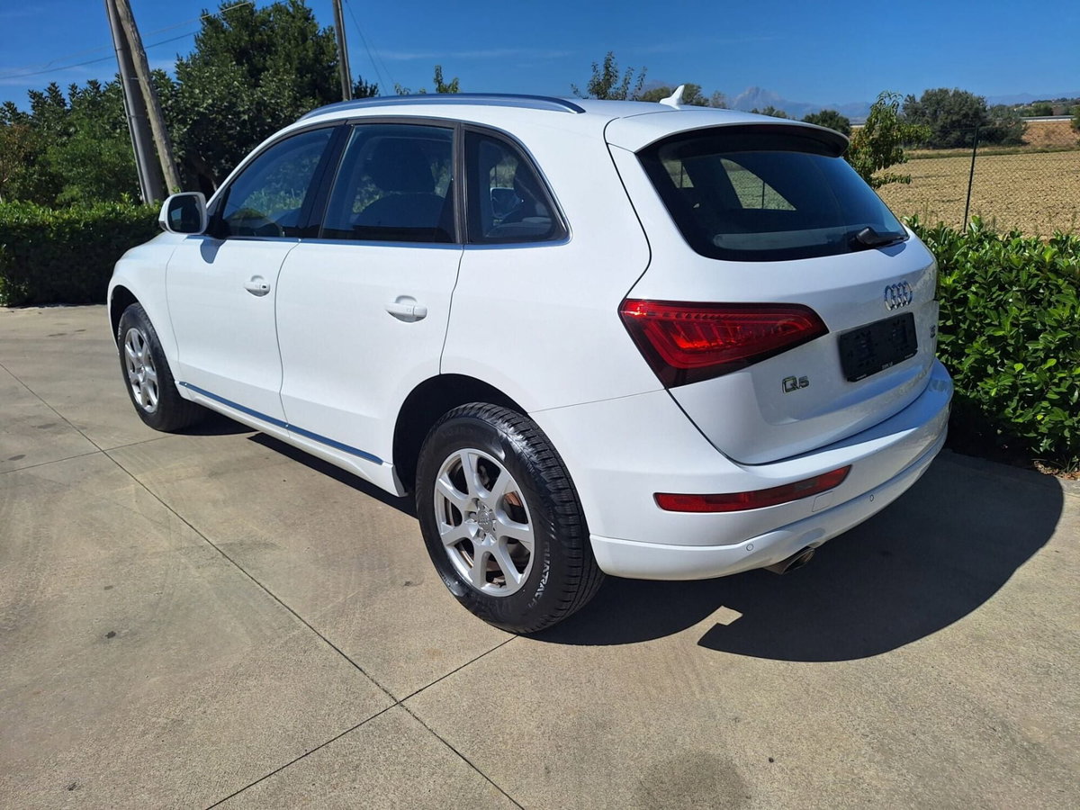 Audi Q5 2.0 TDI 177 CV quattro Advanced (8)