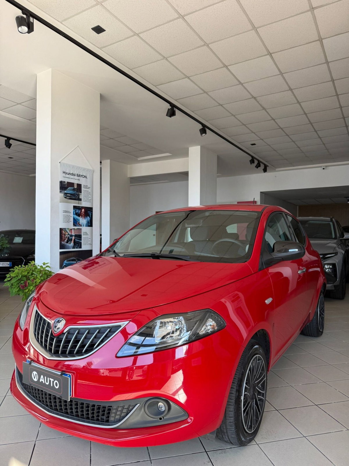 Lancia Ypsilon 1.0 FireFly 5 porte S&S Hybrid Gold Plus (2)