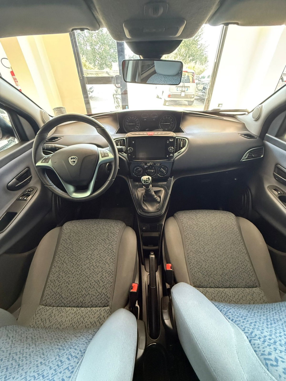 Lancia Ypsilon 1.0 FireFly 5 porte S&S Hybrid Gold Plus (8)