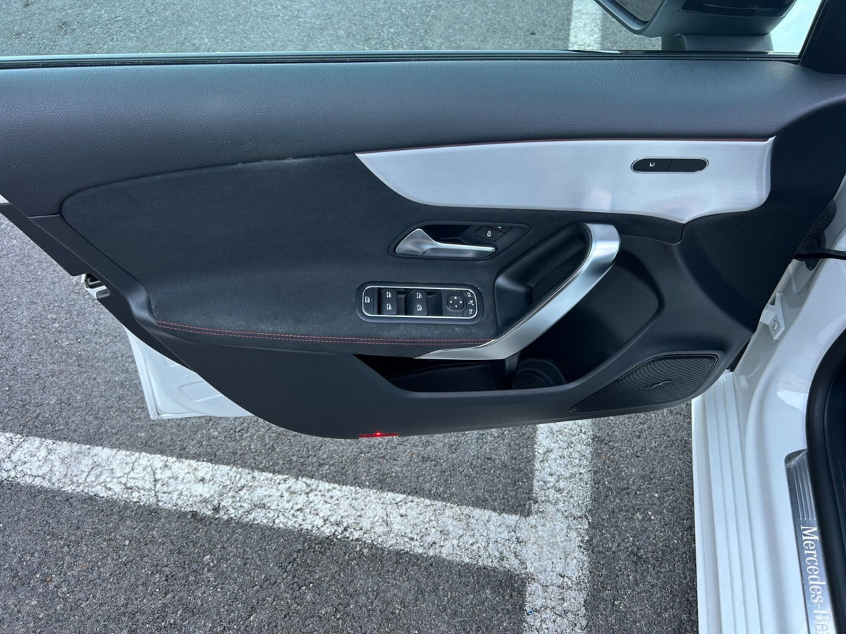 Mercedes-Benz Classe A 180 d Automatic Premium (11)