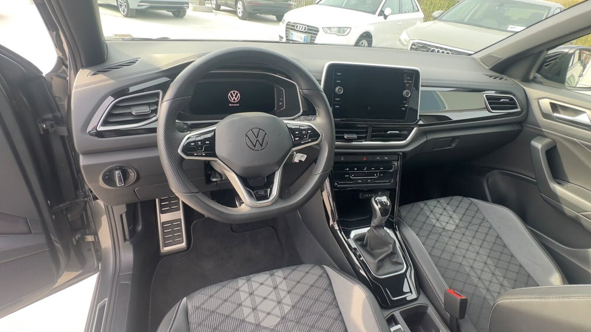 Volkswagen T-Roc 1.5 tsi R-Line (12)