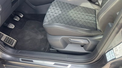 Volkswagen T-Roc 1.5 tsi R-Line (13)