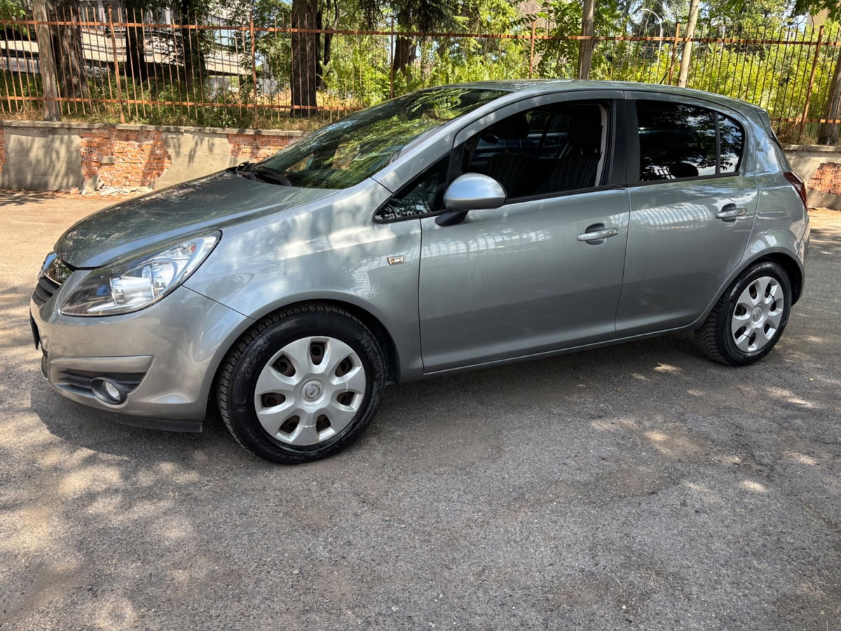 Opel Corsa 1.2 5 porte Club