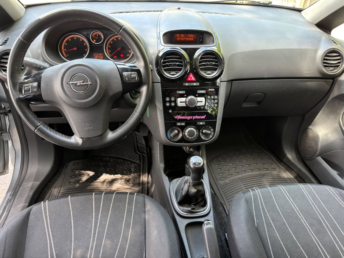 Opel Corsa 1.2 5 porte Club (12)