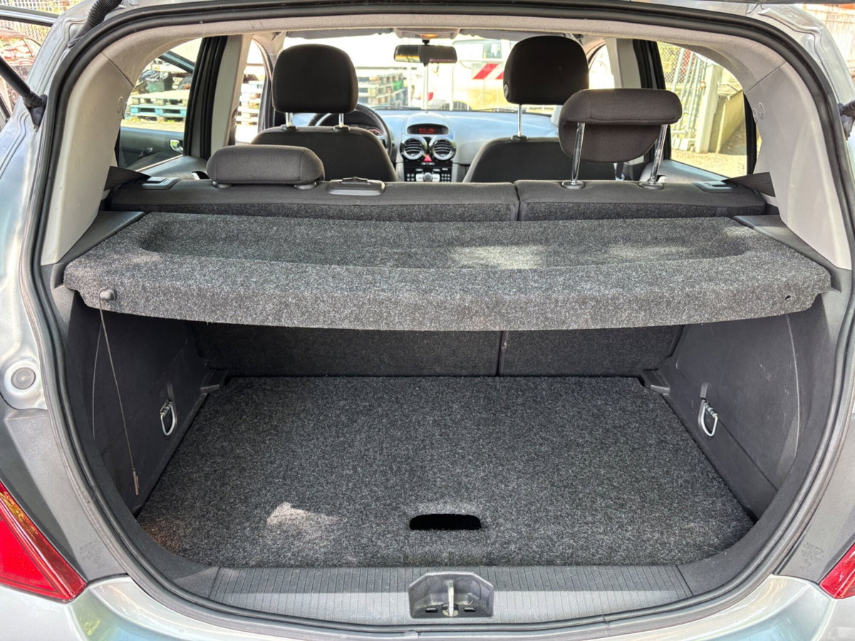Opel Corsa 1.2 5 porte Club (17)