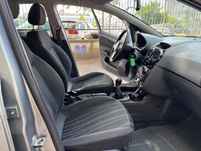 Opel Corsa 1.2 5 porte Club (18)