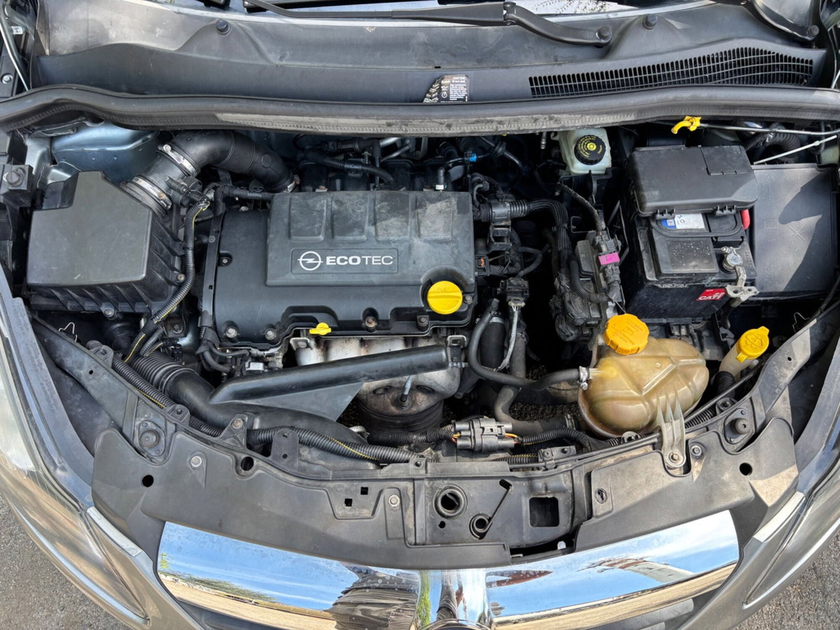 Opel Corsa 1.2 5 porte Club (19)