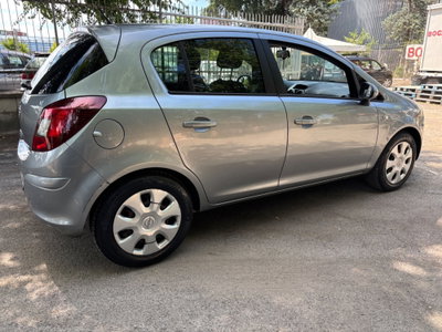 Opel Corsa 1.2 5 porte Club (5)
