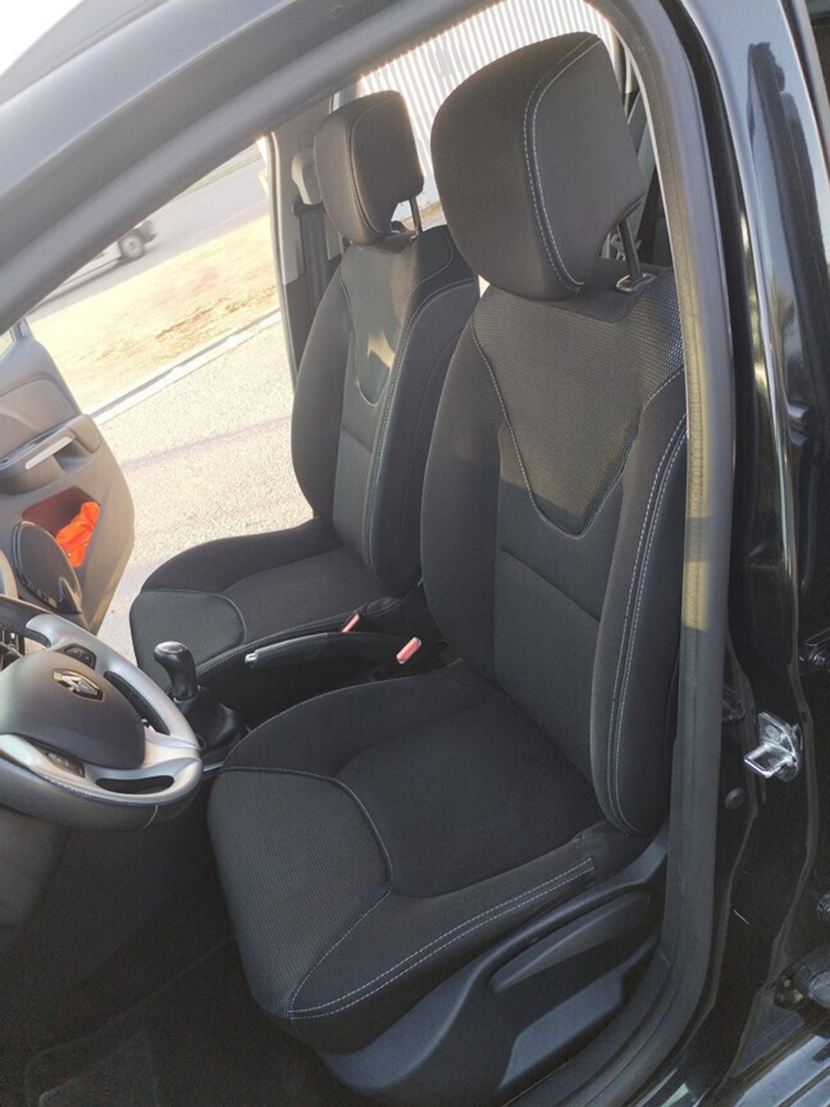 Renault Clio Sporter dCi 8V 90 CV Duel (11)
