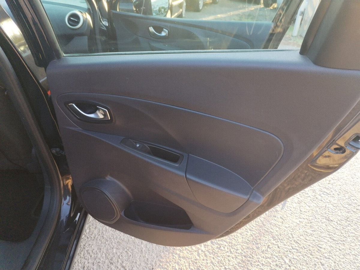 Renault Clio Sporter dCi 8V 90 CV Duel (20)