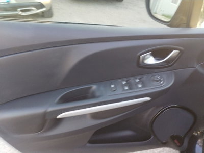 Renault Clio Sporter dCi 8V 90 CV Duel (9)