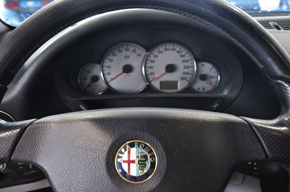 Alfa Romeo 166 2.0i V6 turbo cat Super (10)