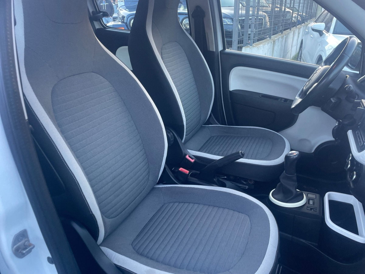 Renault Twingo 1.0 SCe Live (10)
