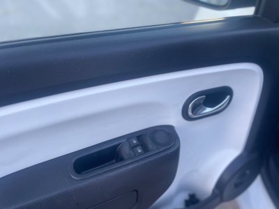 Renault Twingo 1.0 SCe Live (13)