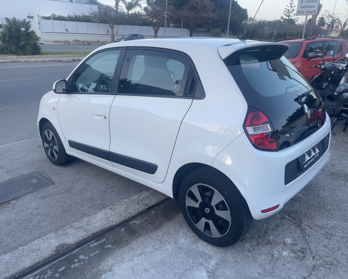 Renault Twingo 1.0 SCe Live (14)