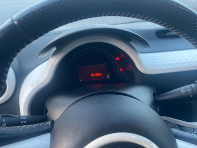 Renault Twingo 1.0 SCe Live (5)