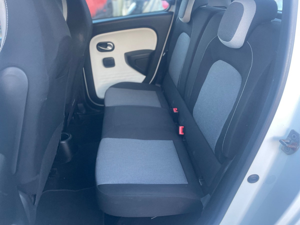 Renault Twingo 1.0 SCe Live (7)