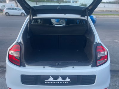 Renault Twingo 1.0 SCe Live (8)
