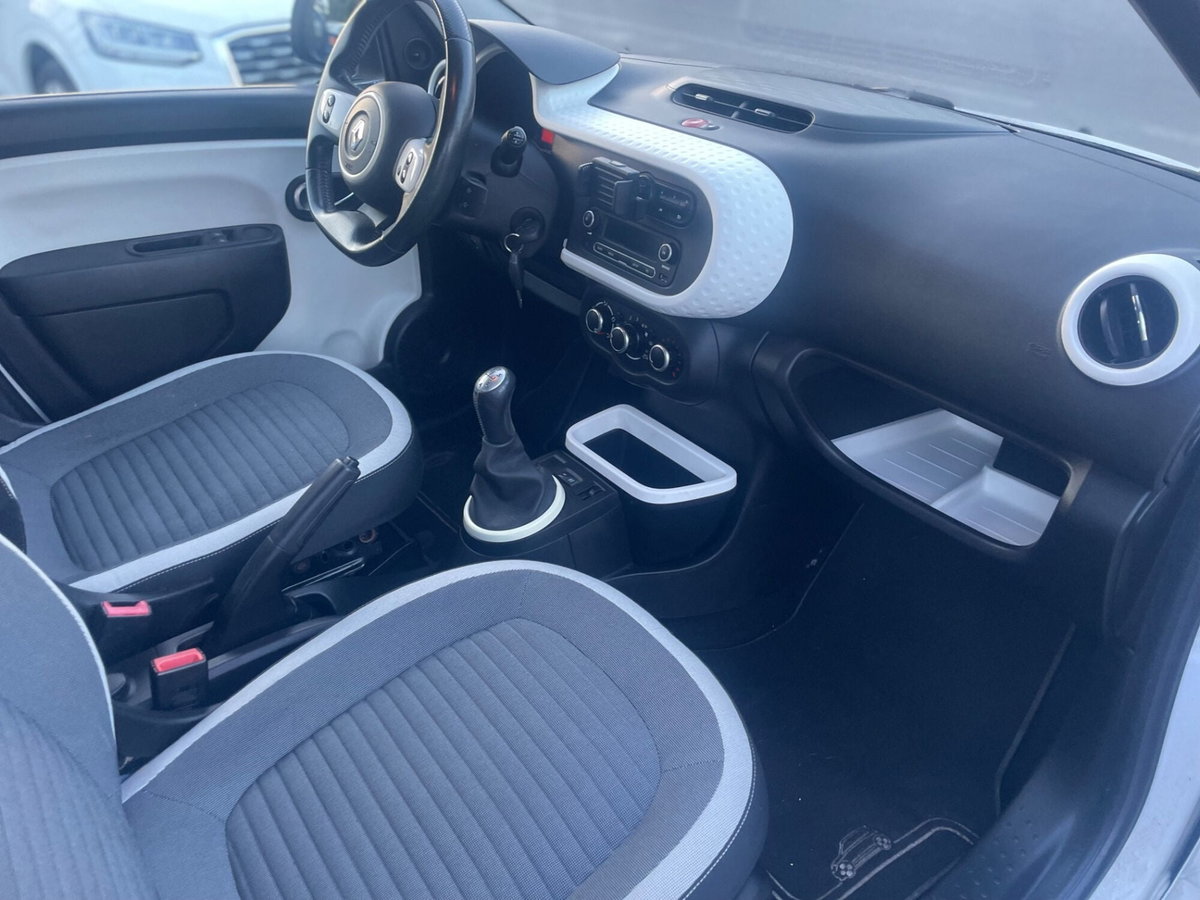 Renault Twingo 1.0 SCe Live (9)