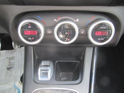 Alfa Romeo Giulietta 1.6 JTDm-2 Exclusive (9)