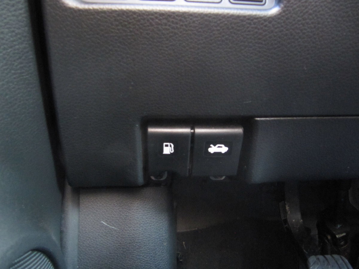 Nissan Qashqai 1.5 dCi N-Connecta (12)