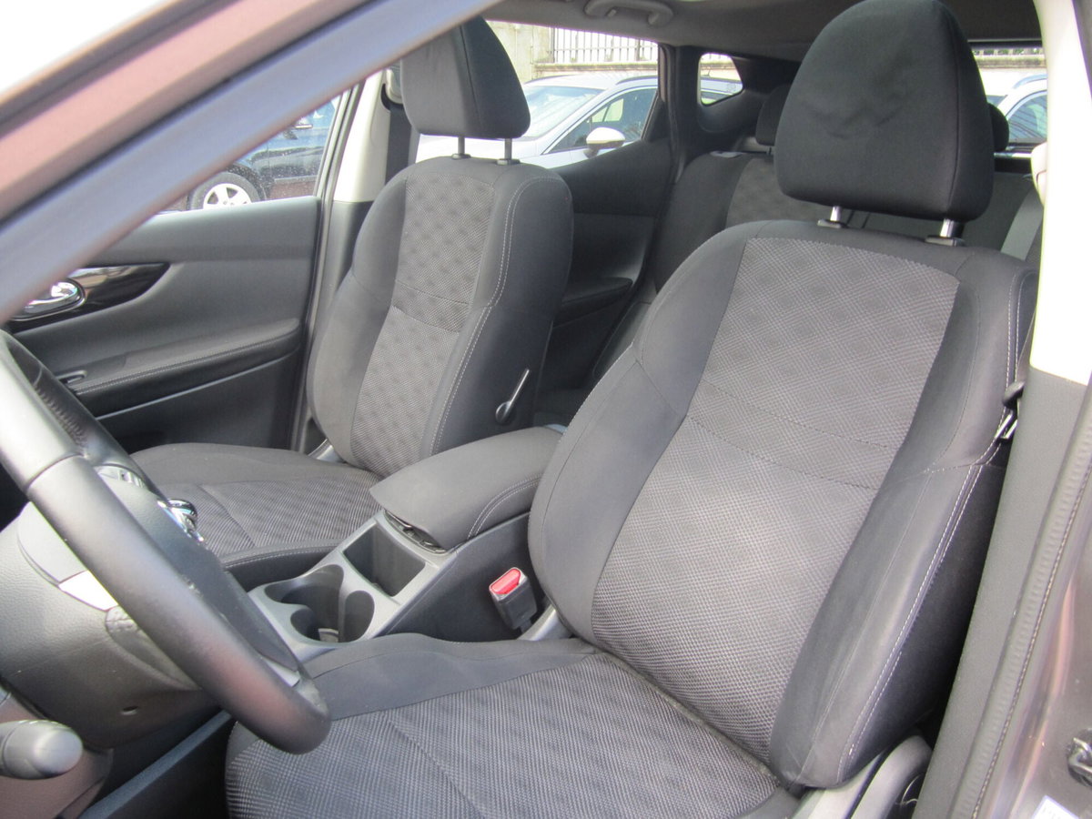 Nissan Qashqai 1.5 dCi N-Connecta (18)